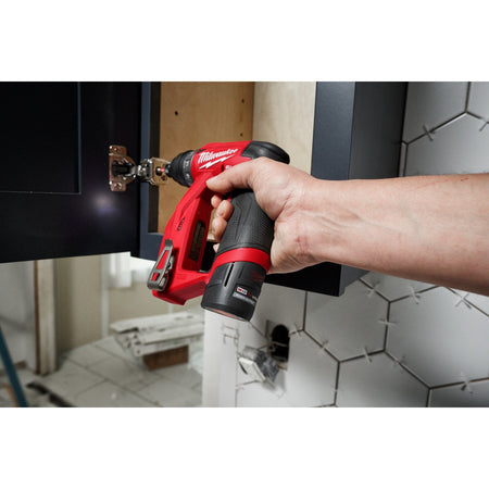 Milwaukee 48-11-2425 M12 REDLITHIUM™ HIGH OUTPUT™ CP2.5 Battery Pack - in use
