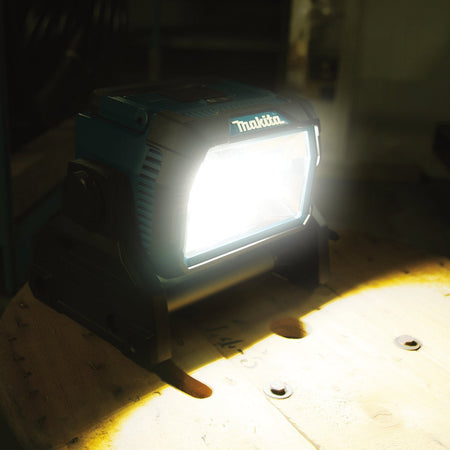 Makita DML809 18V X2 LXT® Lithium‑Ion Cordless/Corded Work Light, Light Only - Wise Line Tools