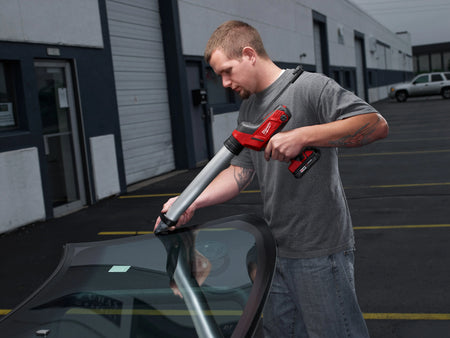Milwaukee 2642-21CT - M18™ Cordless 20 oz Sausage Style Caulk and Adhesive Gun Kit - Wise Line Tools