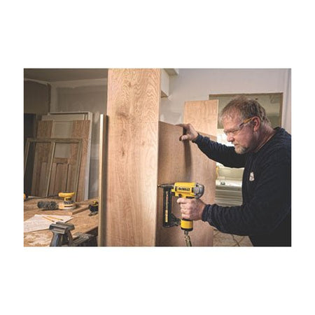 DEWALT DWFP1838 18 GA FINISH STAPLER