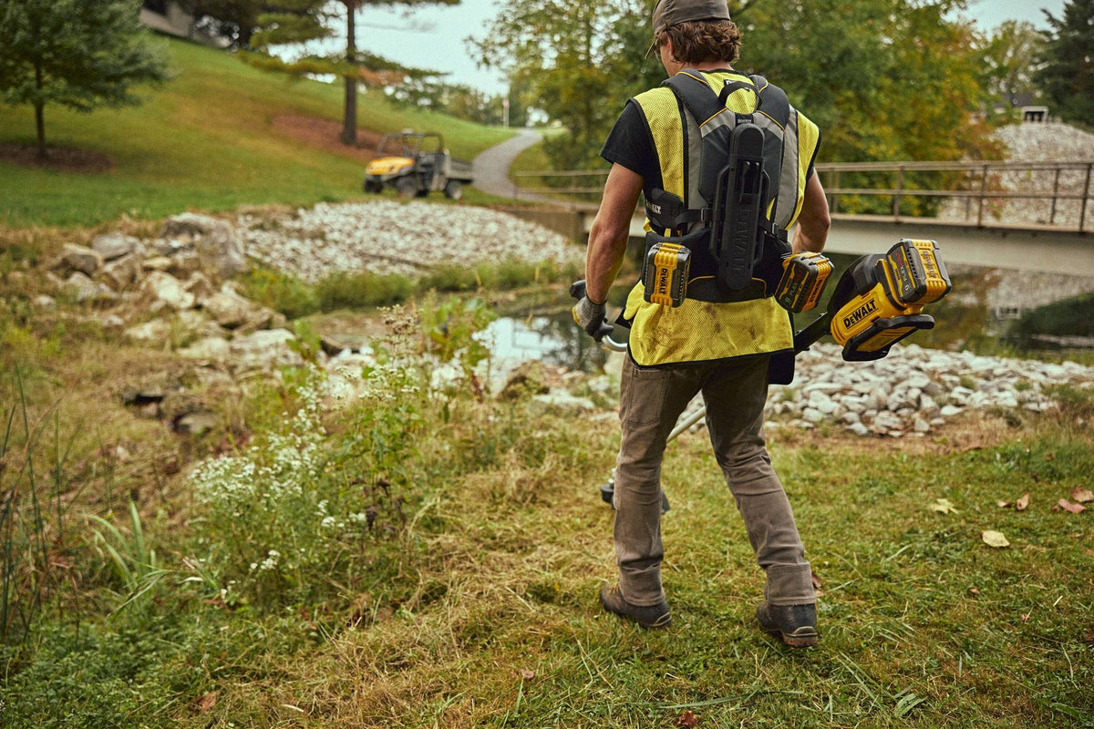 DEWALT DWZH200 EXO® Harness - in use
