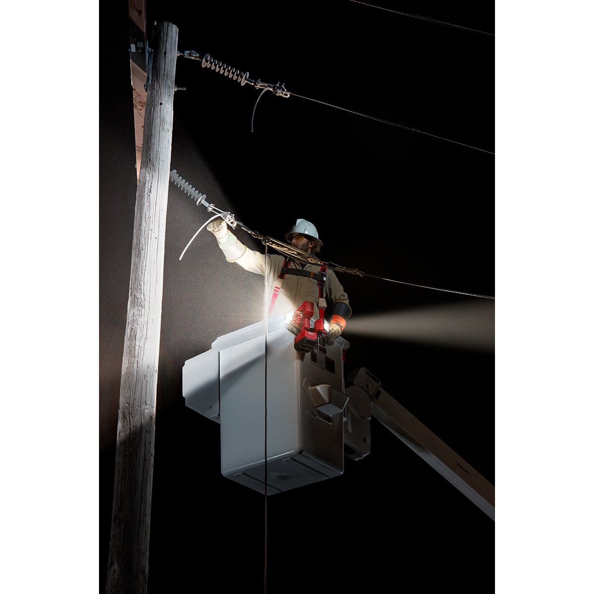 Milwaukee 2122-20 M18™ Utility Bucket Light - in use