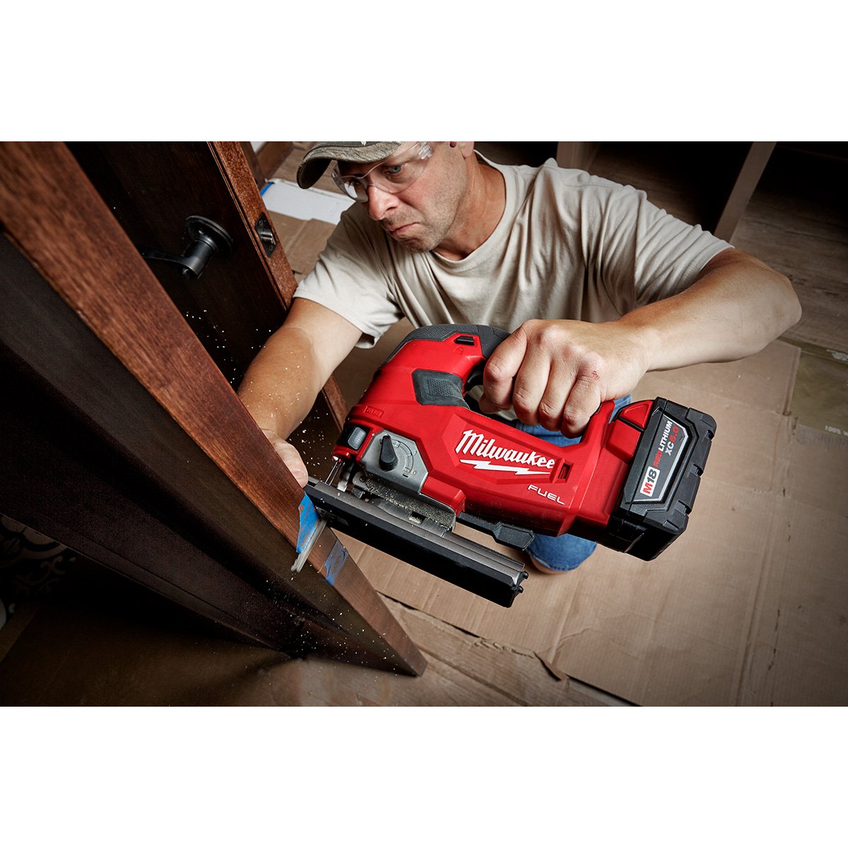 Milwaukee 2737-20 M18 FUEL™ D-handle Jig Saw - in use