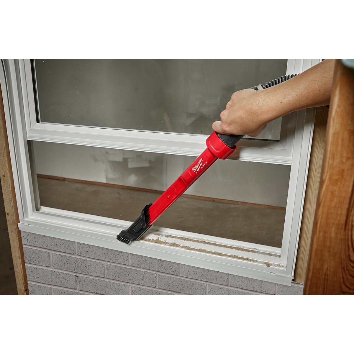 Milwaukee 49-90-2023 AIR-TIP™ 3-in-1 Crevice and Brush Tool - in use