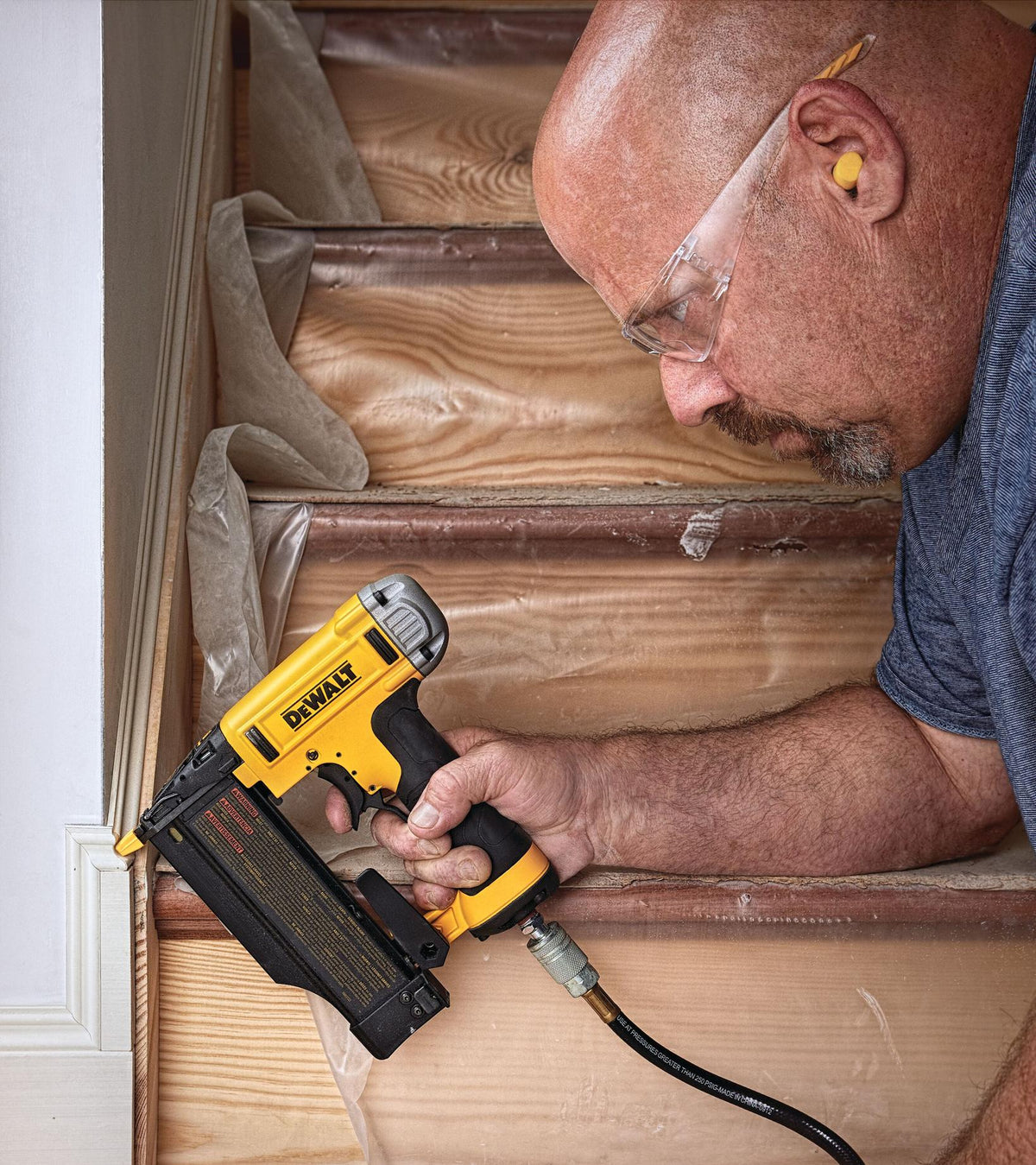 DEWALT DWFP2350K 23 Guage 2" Pinnailer Kit - in use
