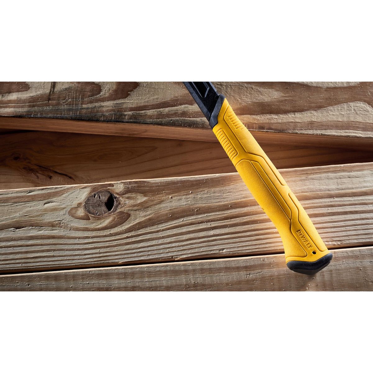 DEWALT DWHT51005 22 oz. Steel Framing Hammer - detail close-up