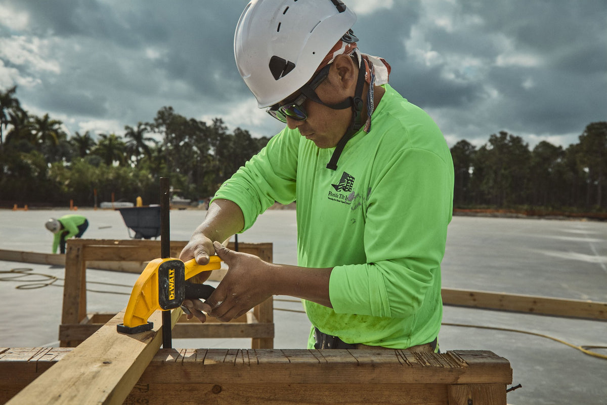 DEWALT DWHT83140 Clamp 12Inch Medium - in use