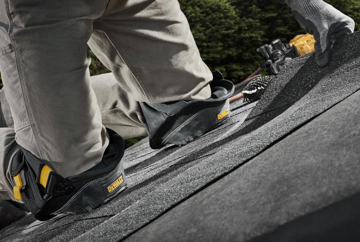 DEWALT DWST590012 Stabilizing Knee Pads with Gel - in use
