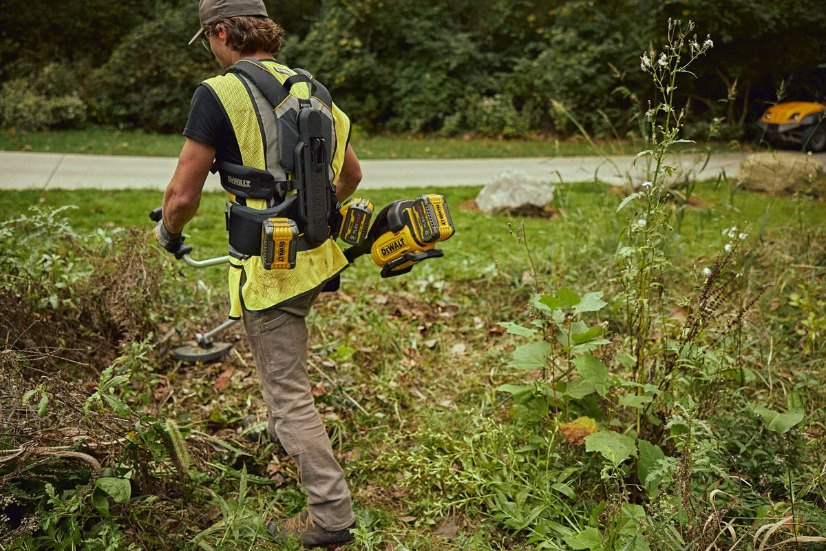 DEWALT DWZH200 EXO® Harness - in use