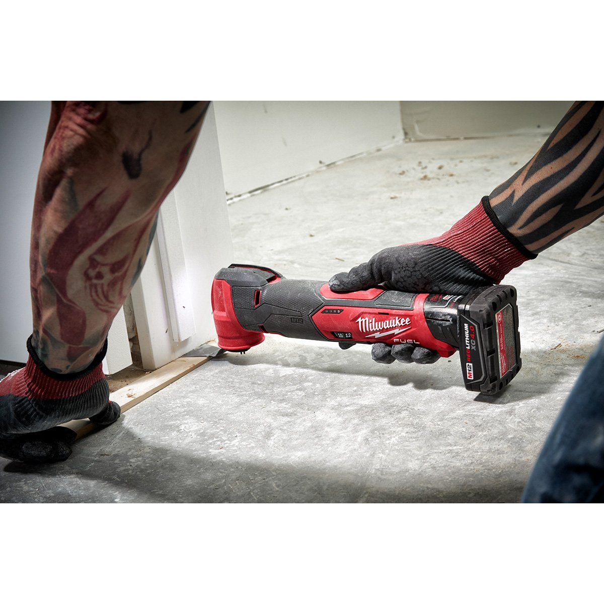 Milwaukee 2526-20 M12 FUEL™ Oscillating Multi-Tool - in use