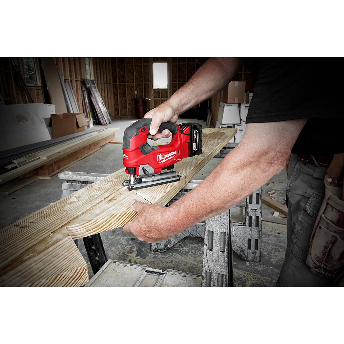 Milwaukee 2737-20 M18 FUEL™ D-handle Jig Saw - in use