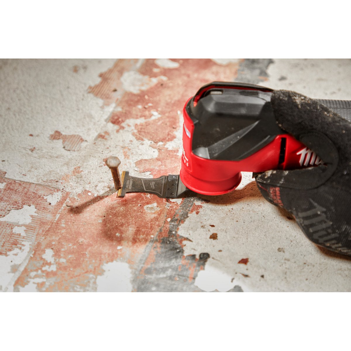Milwaukee 49-25-1501 OPEN-LOK™ 1-3/8" Carbide Teeth Metal Multi-Tool Blade - in use