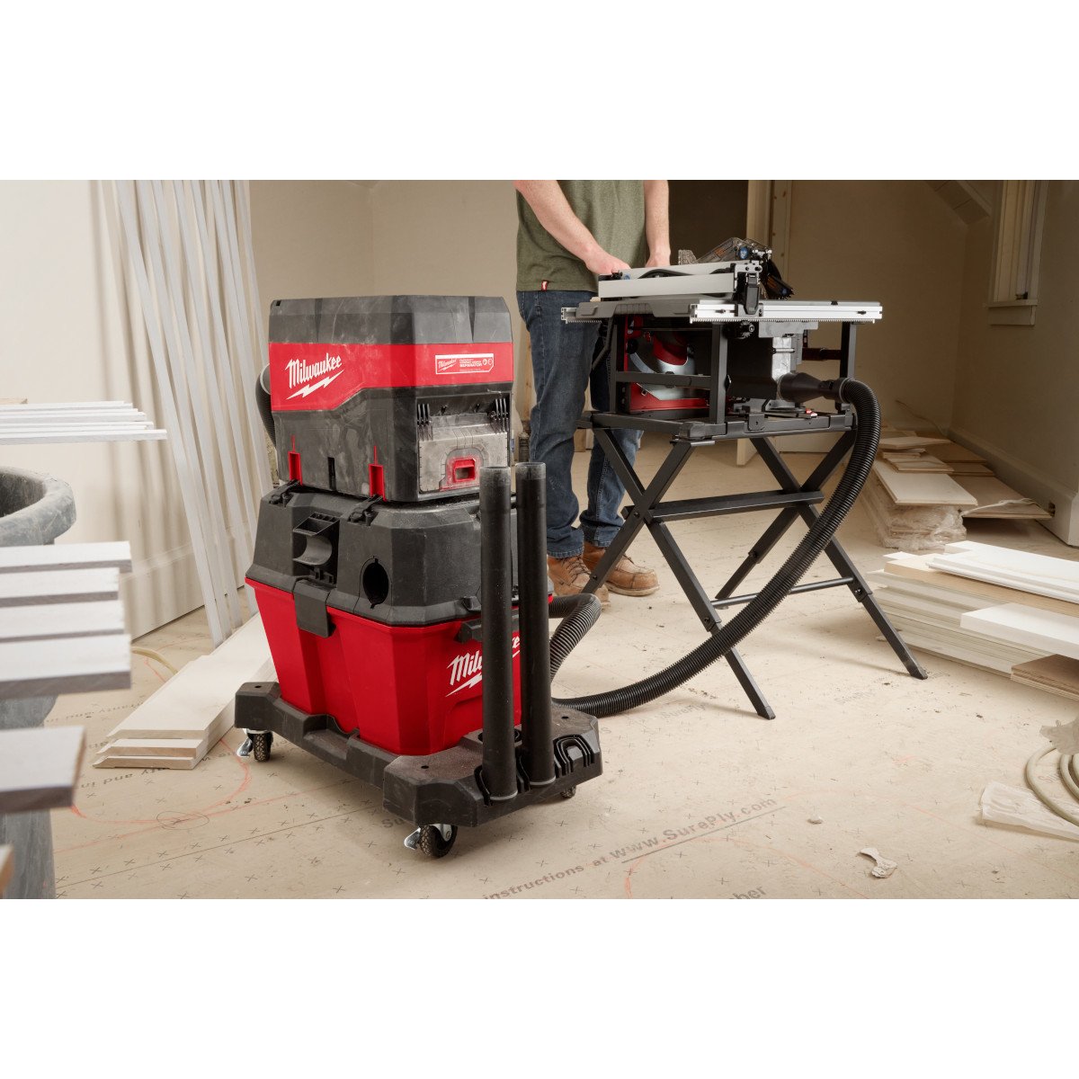 Milwaukee 49-90-2200 PACKOUT™ Compact Debris Separator - in use
