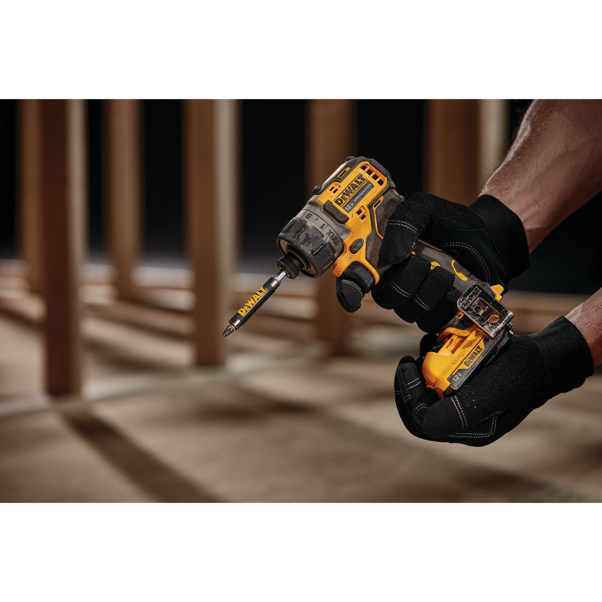 DEWALT DCF601F2 XTREME 12V MAX Brushless 1/4" Cordless Screwdriver Kit - detail close-up