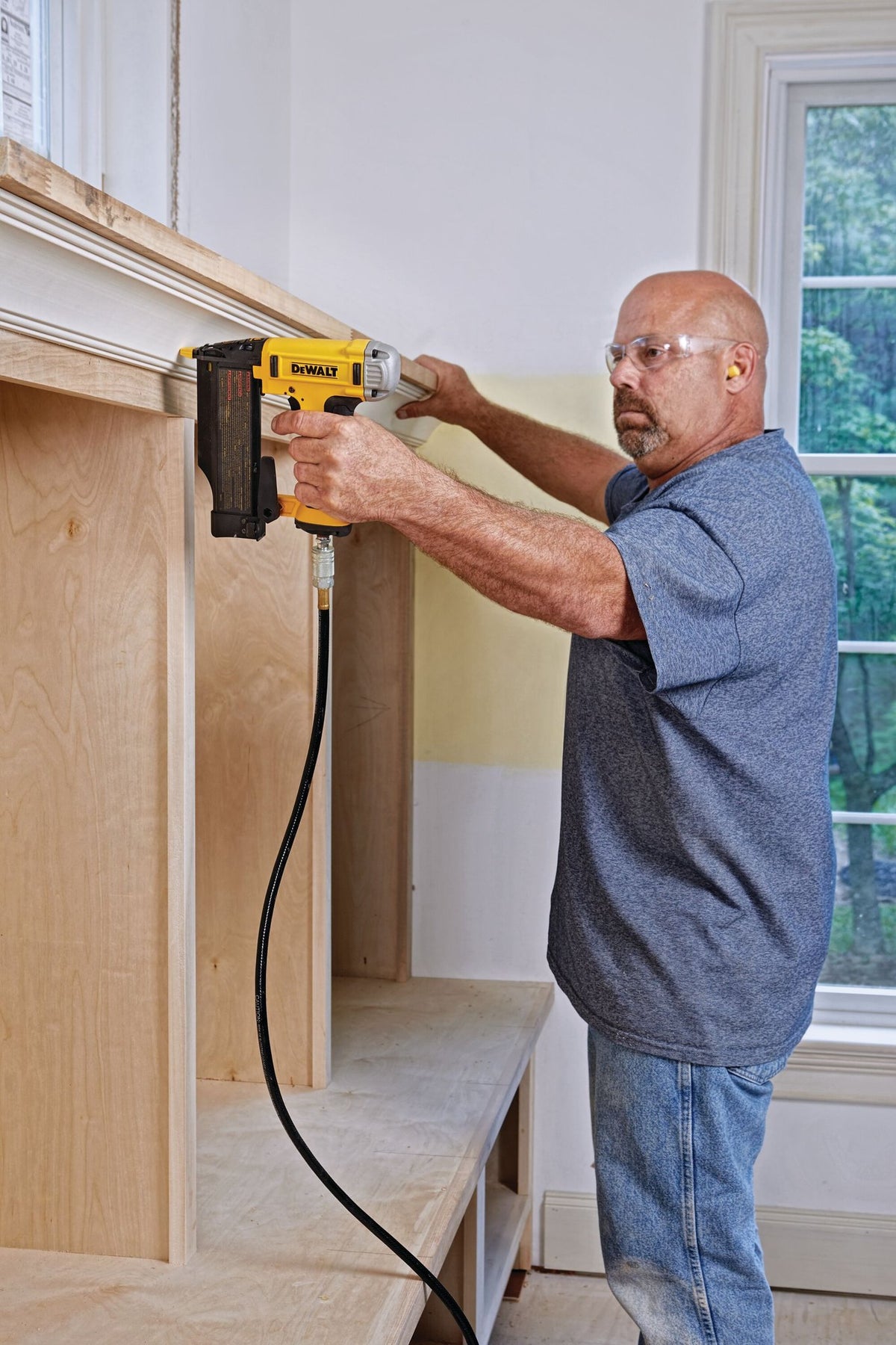 DEWALT DWFP2350K 23 Guage 2" Pinnailer Kit - in use