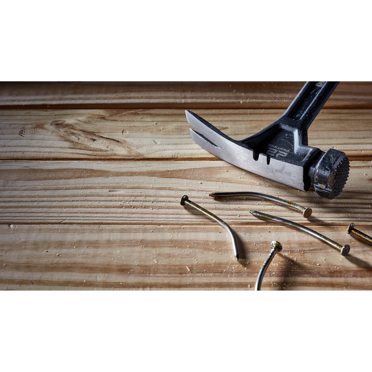 DEWALT DWHT51005 22 oz. Steel Framing Hammer - detail close-up