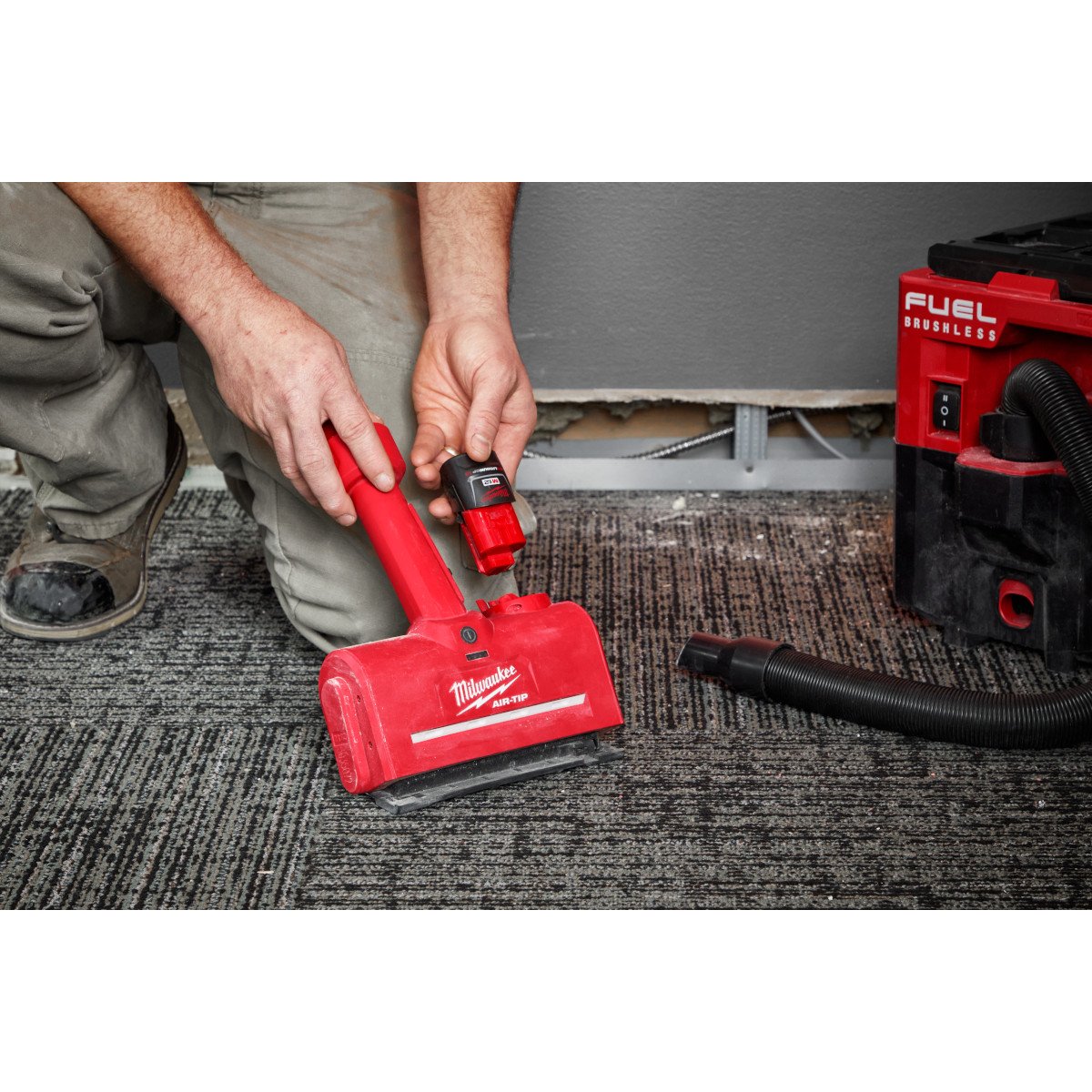 Milwaukee 0980-20 M12™ AIR-TIP™ Utility Nozzle - in use