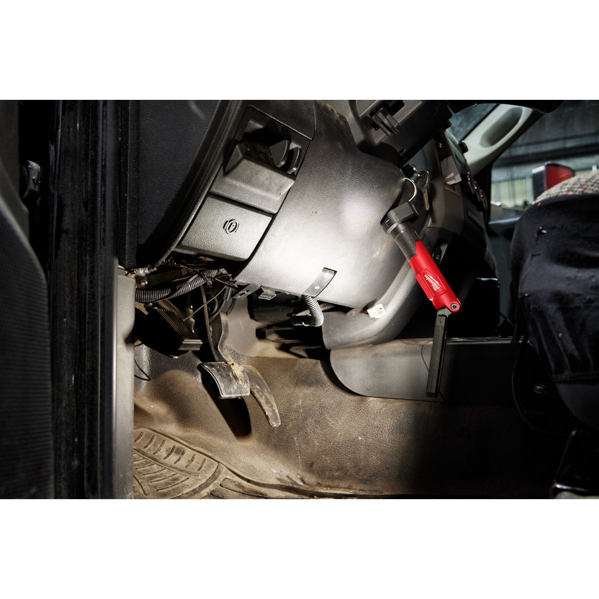 Milwaukee 2128-22 REDLITHIUM™ USB Stick Light W/ Magnet & Charging Dock - in use