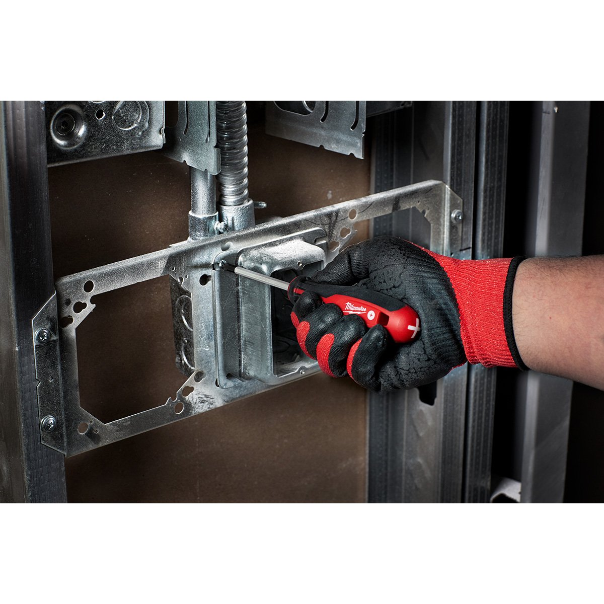 Milwaukee 48-22-2718 8pc Screwdriver Kit w/ Square - in use
