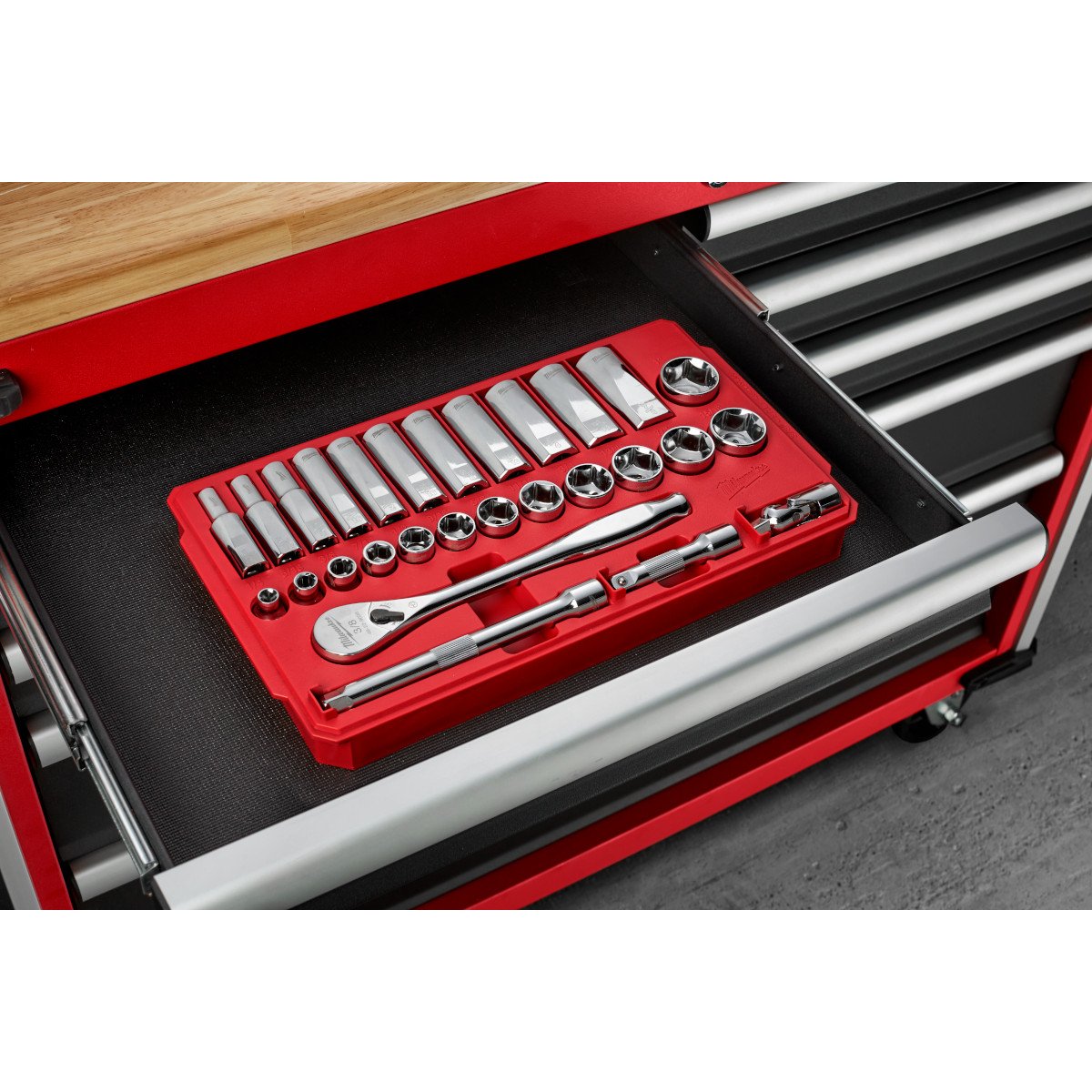 Milwaukee 48-22-9408 3/8 in. Drive 28 pc. Ratchet & Socket Set- SAE - in use