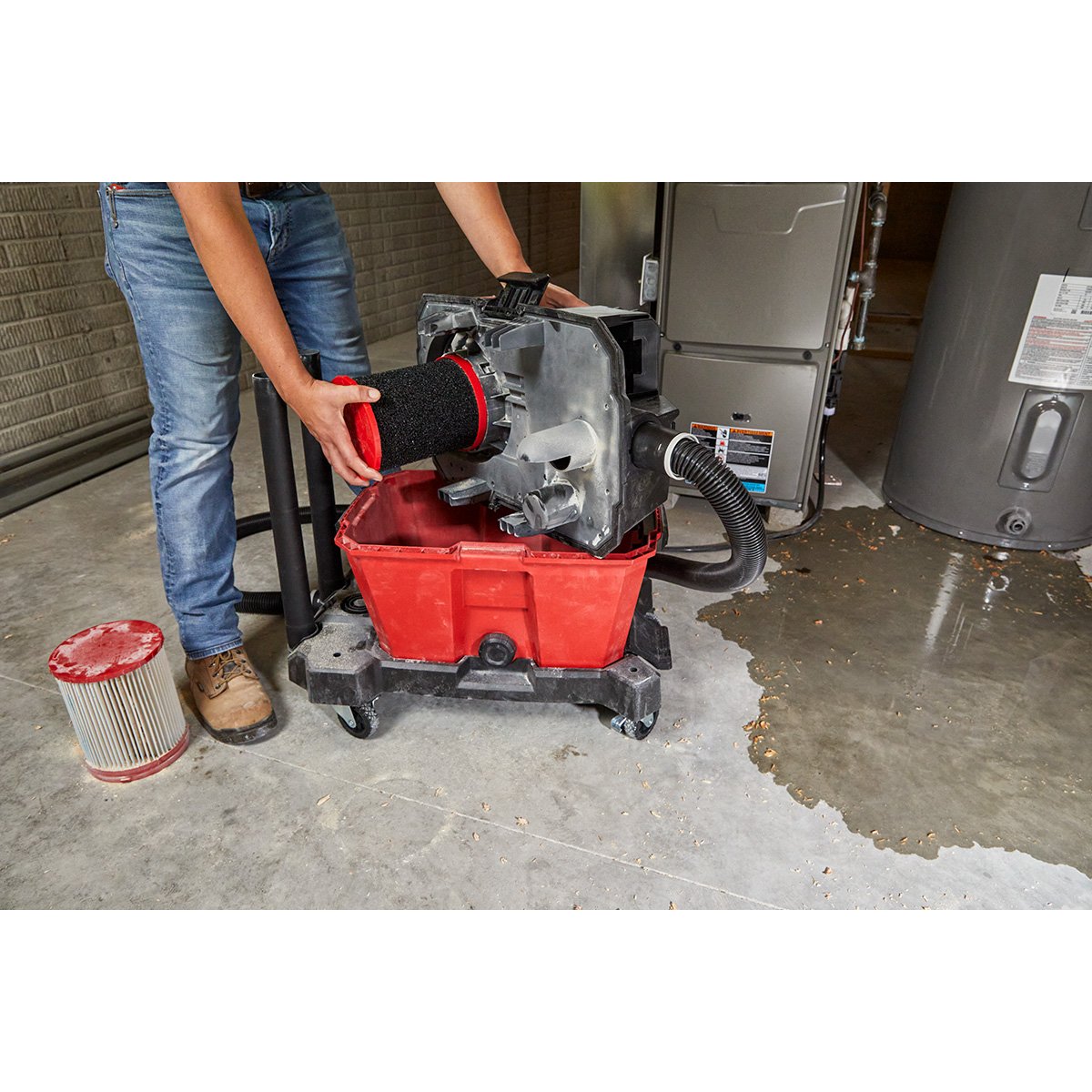 Milwaukee 49-90-1990 Large Wet/Dry Vacuum Foam Wet Filter - in use