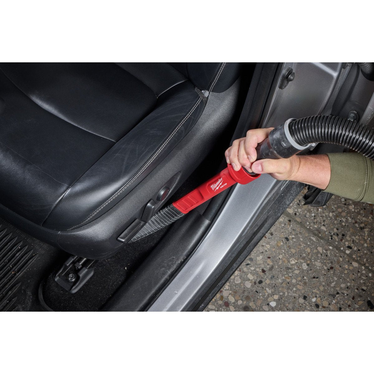 Milwaukee 49-90-2030 AIR-TIP™ Flexible Long Reach Crevice Tool - in use