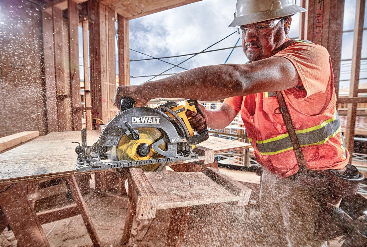 DEWALT DCS577B FLEXVOLT 60V MAX* Circular Saw For Framing, 7-1/4-Inch, Tool Only - in use