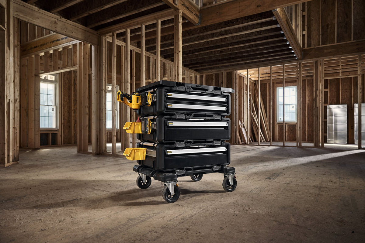 DEWALT DWST60510 DXL- 5 in 1 Tower - in use