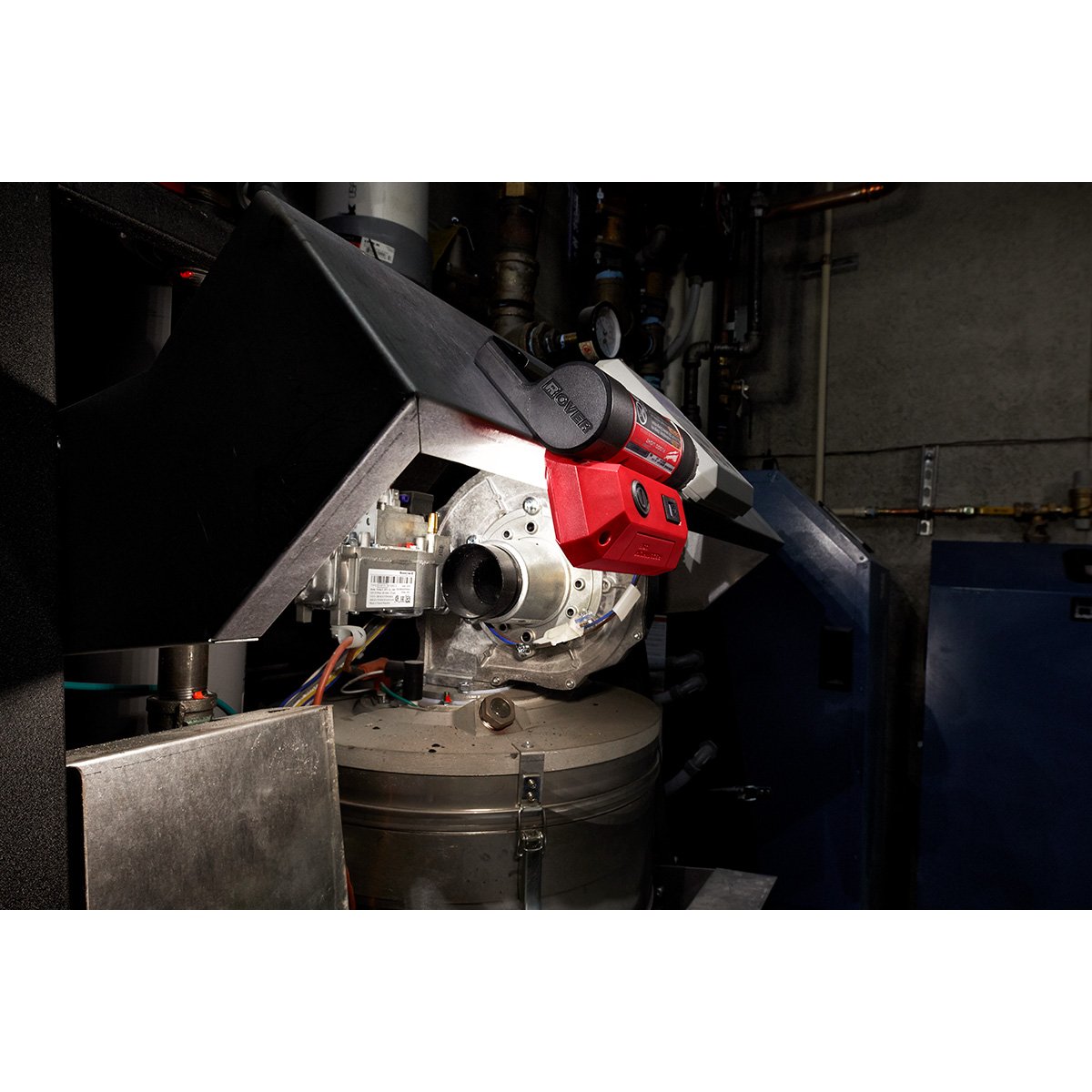 Milwaukee 2114-21 USB Rechargable Rover Pivoting Light - in use