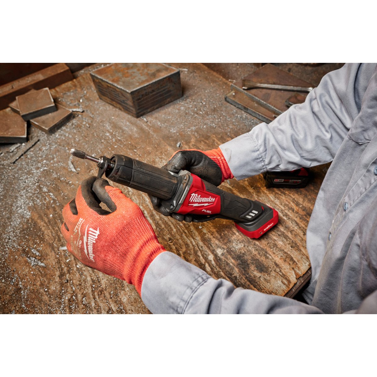 Milwaukee 2984-20 M18 Fuel Variable Speed, Braking Die Grinder - Tool Only - in use