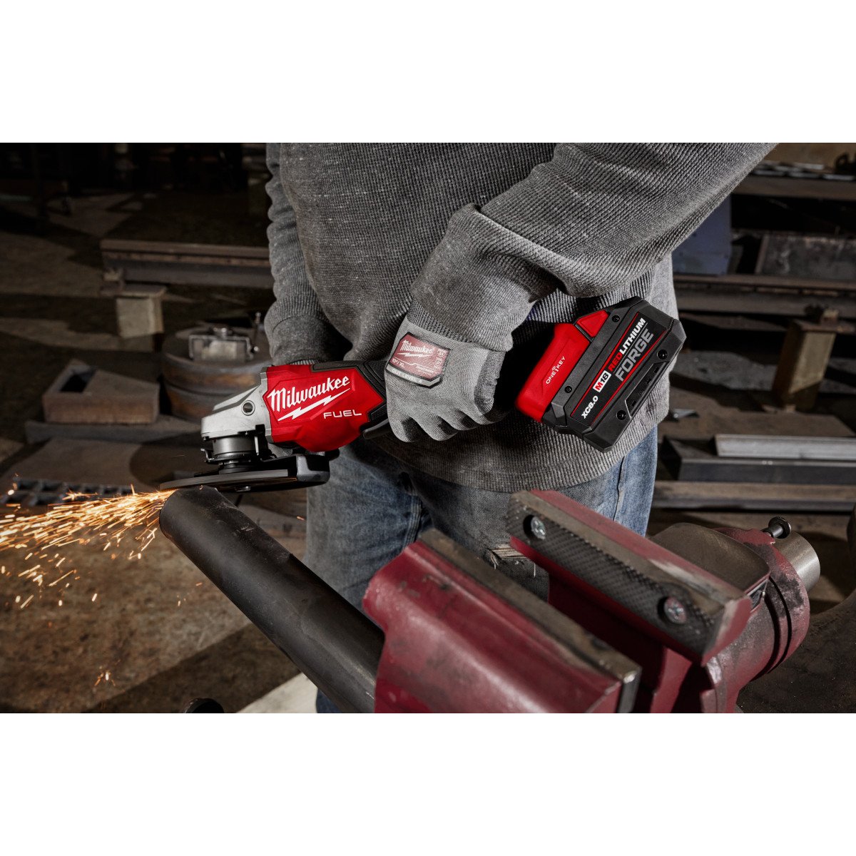 Milwaukee 48-11-1881 M18™ REDLITHIUM™ FORGE™ XC8.0 Battery Pack - in use