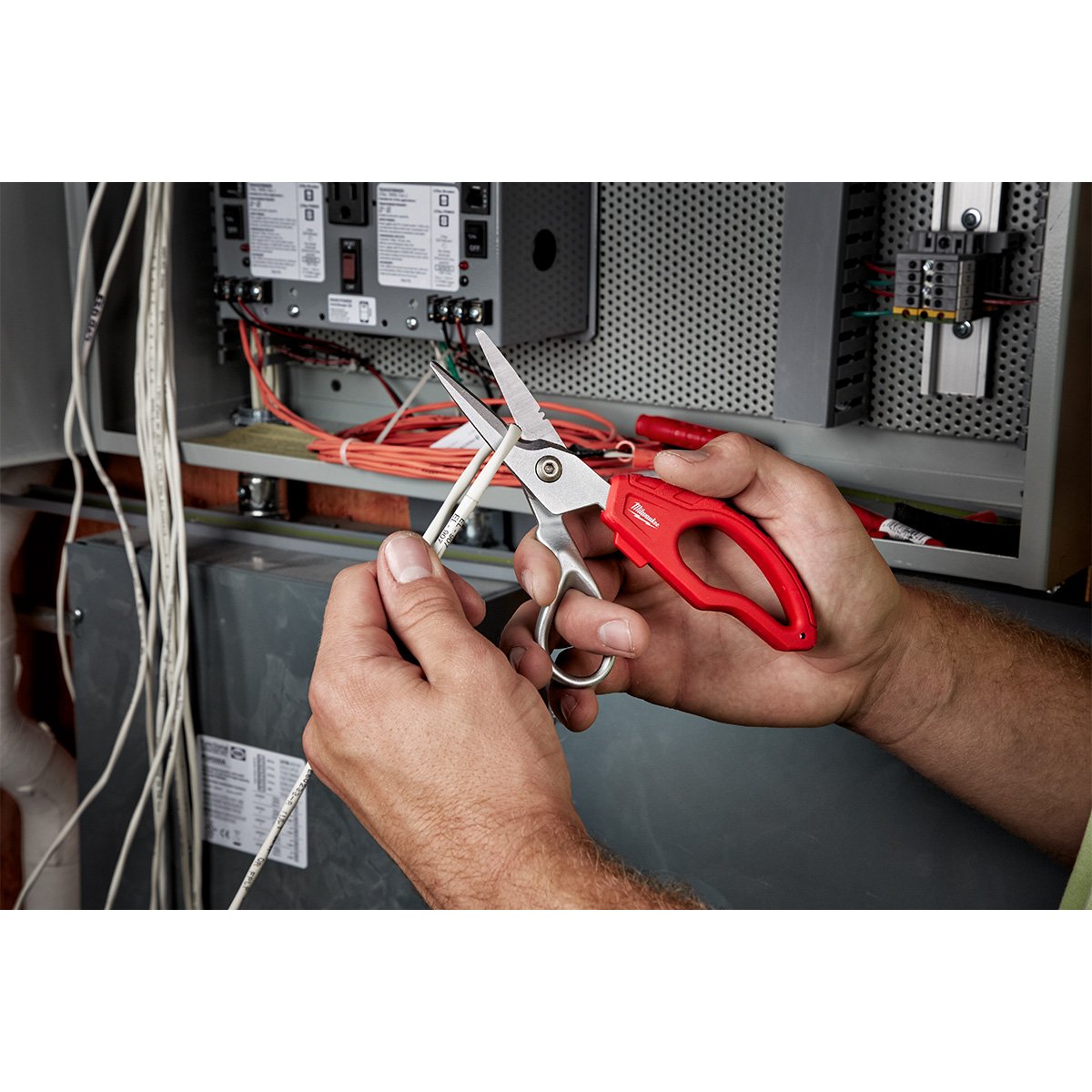 Milwaukee 48-22-4045 Electrician Snips - in use