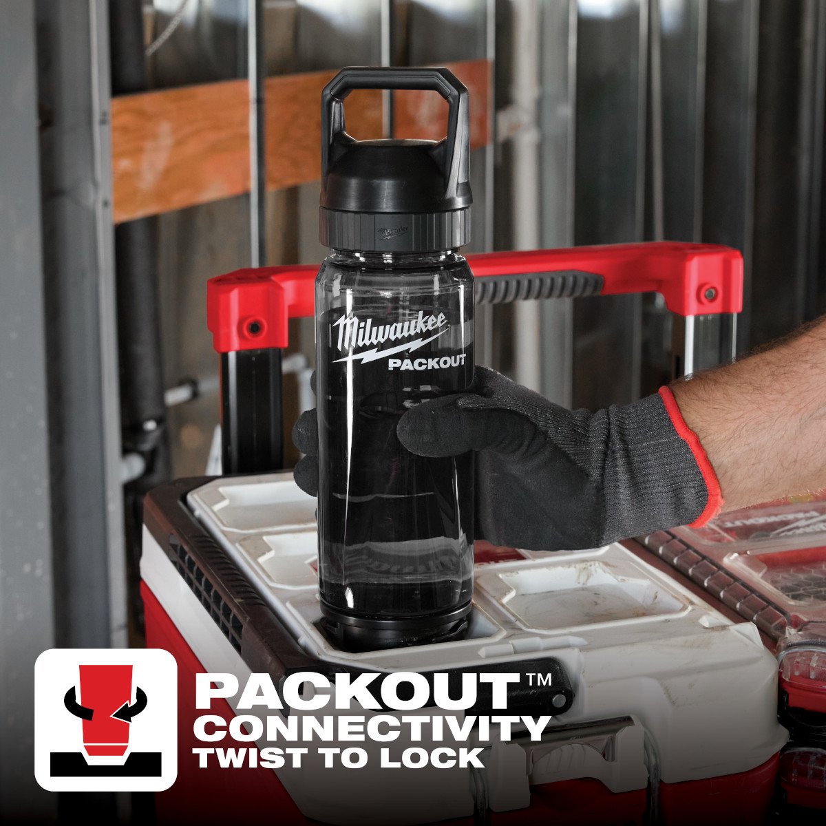 Milwaukee 48-22-8371B PACKOUT™ 25oz Bottle with Chug Lid - feature callout