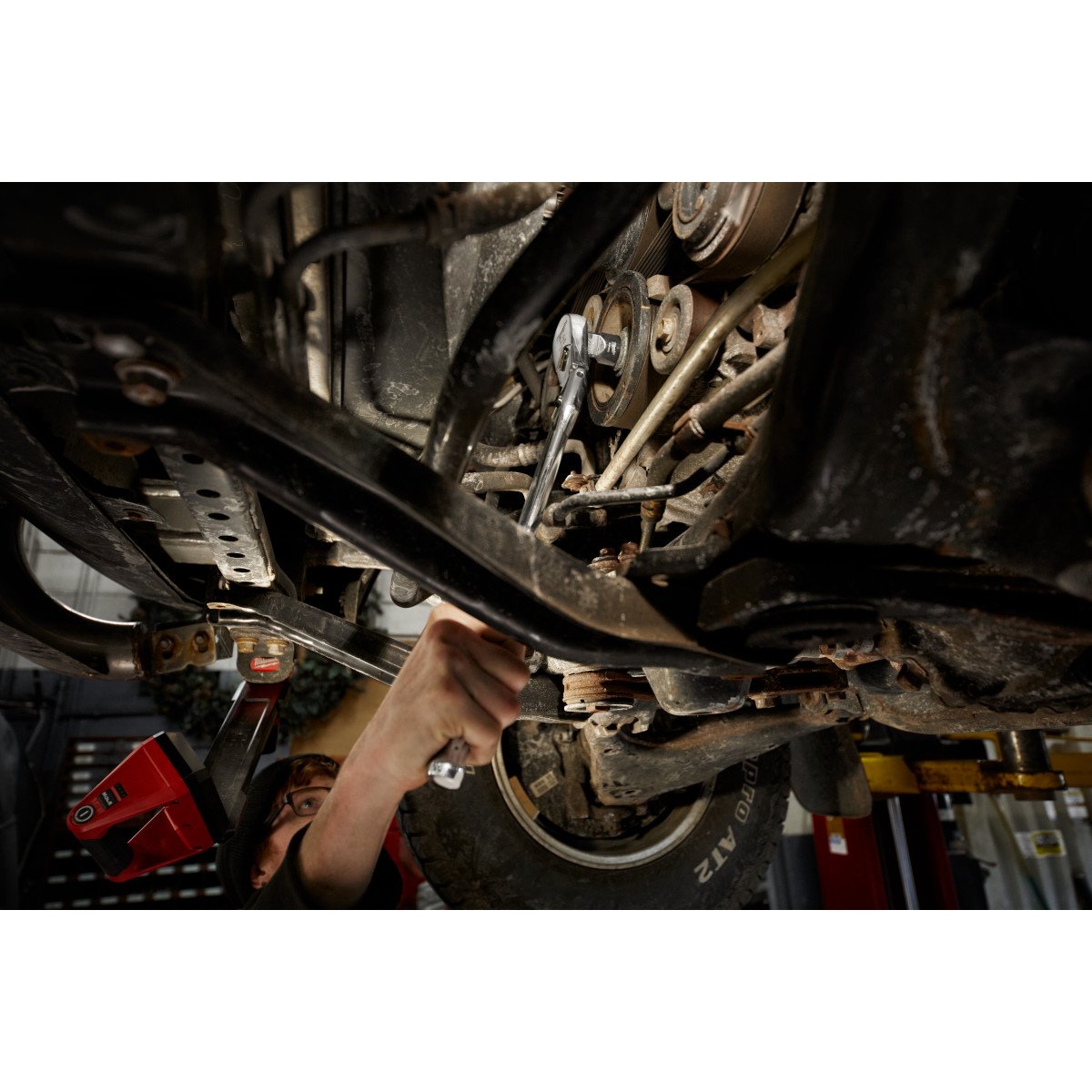 Milwaukee 48-22-9052 1/2" Drive 18" Flex Head Ratchet - in use