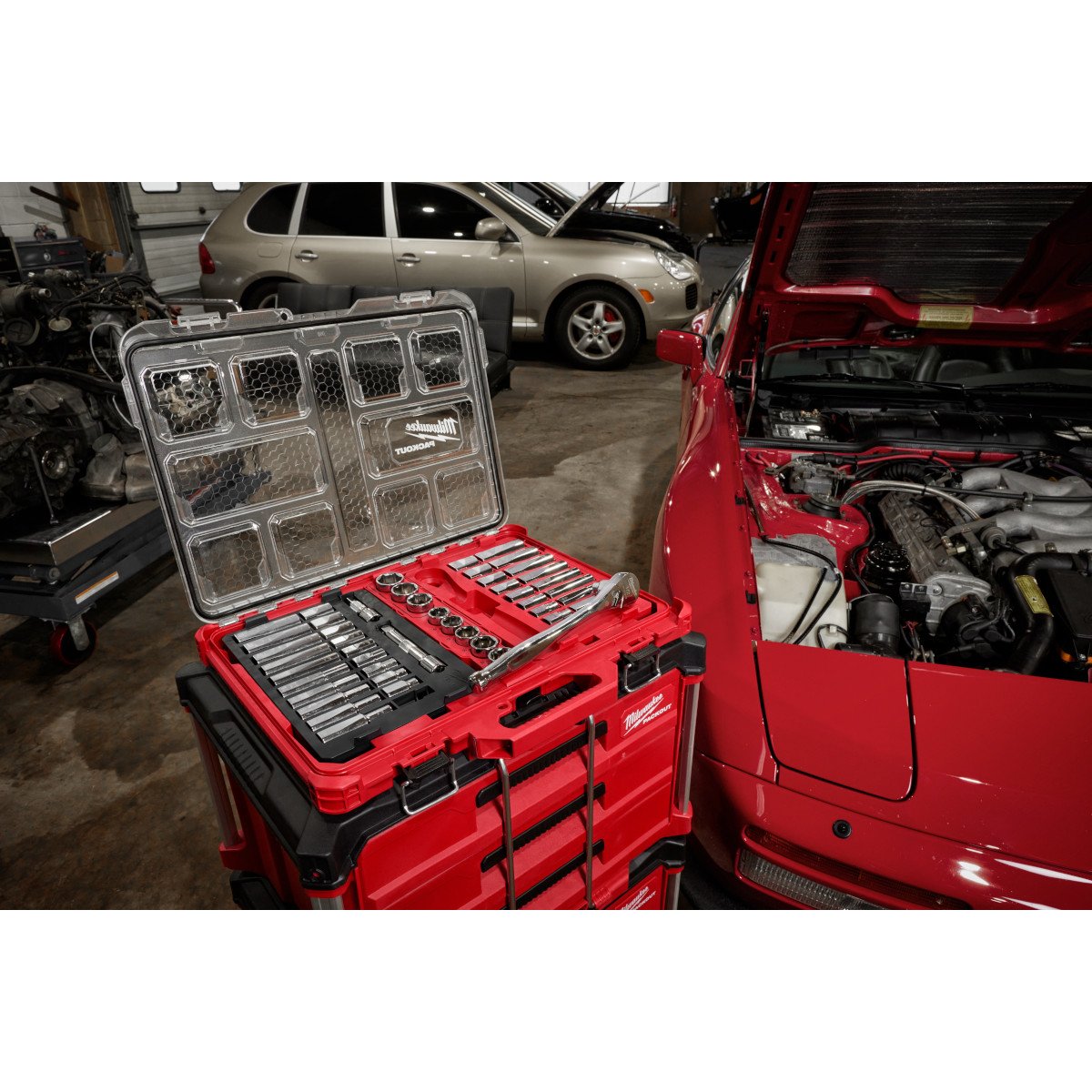 Milwaukee 48-22-9487 47PC 1/2" Drive Ratchet & Socket Set with PACKOUT™ Organizer - in use