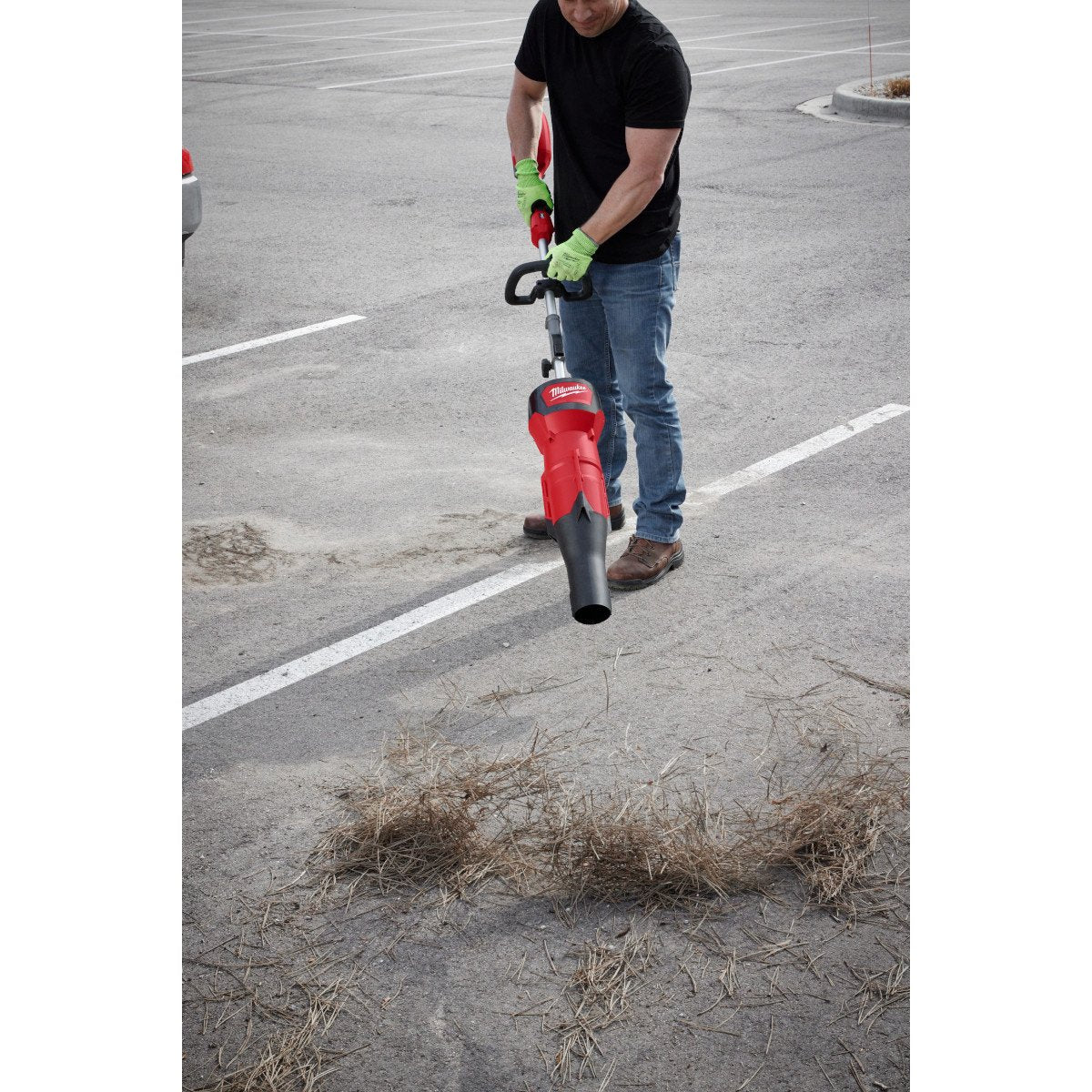 Milwaukee 49-16-2793 M18 FUEL™ QUIK-LOK™ Blower Attachment - in use