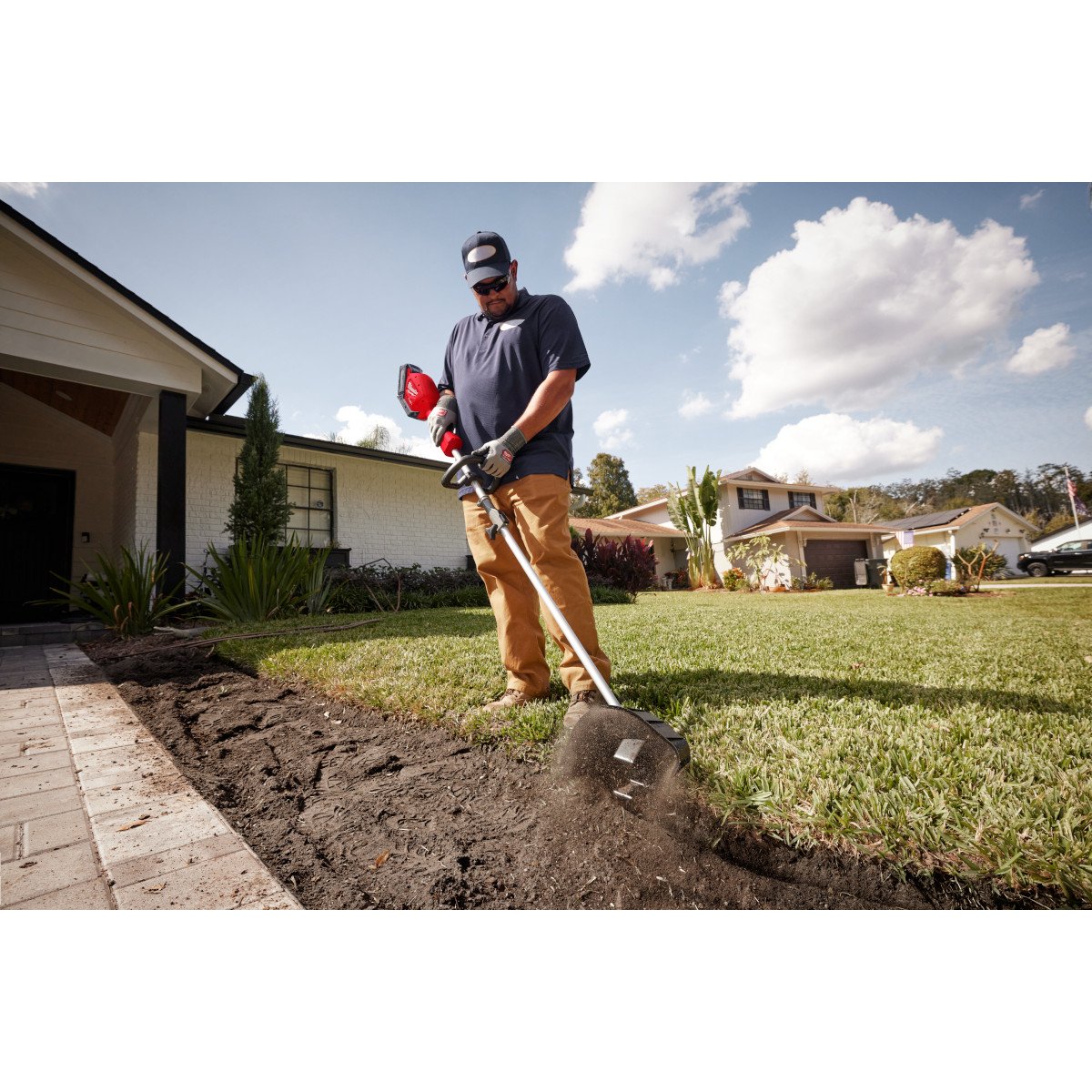 Milwaukee 49-16-2795 M18 FUEL™ QUIK-LOK™ Bed Redefiner Attachment - in use
