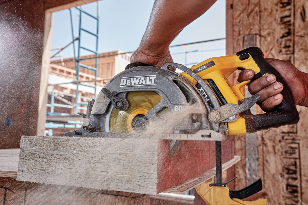 DEWALT DCS577B FLEXVOLT 60V MAX* Circular Saw For Framing, 7-1/4-Inch, Tool Only - in use