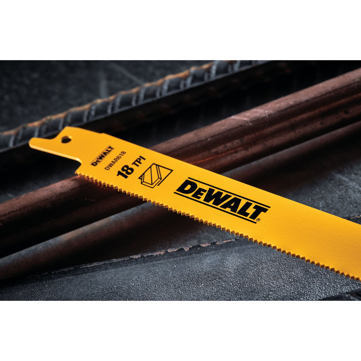 DEWALT DW4811 Reciprocating Saw Blades, Bi-Metal, 6-Inch, 18 Tpi, 5-Pack - detail close-up