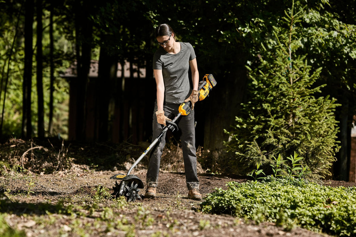 DEWALT DWOAS3CL Cultivator Attachment - in use
