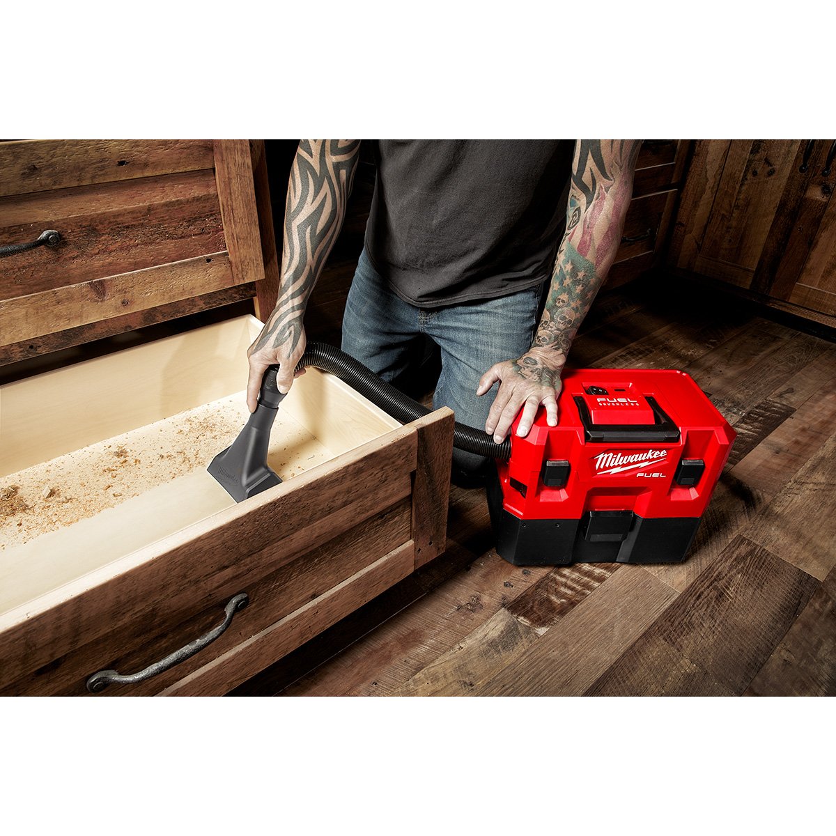 Milwaukee 0960-20 M12 FUEL™ 1.6 Gallon Wet/Dry Vacuum - in use