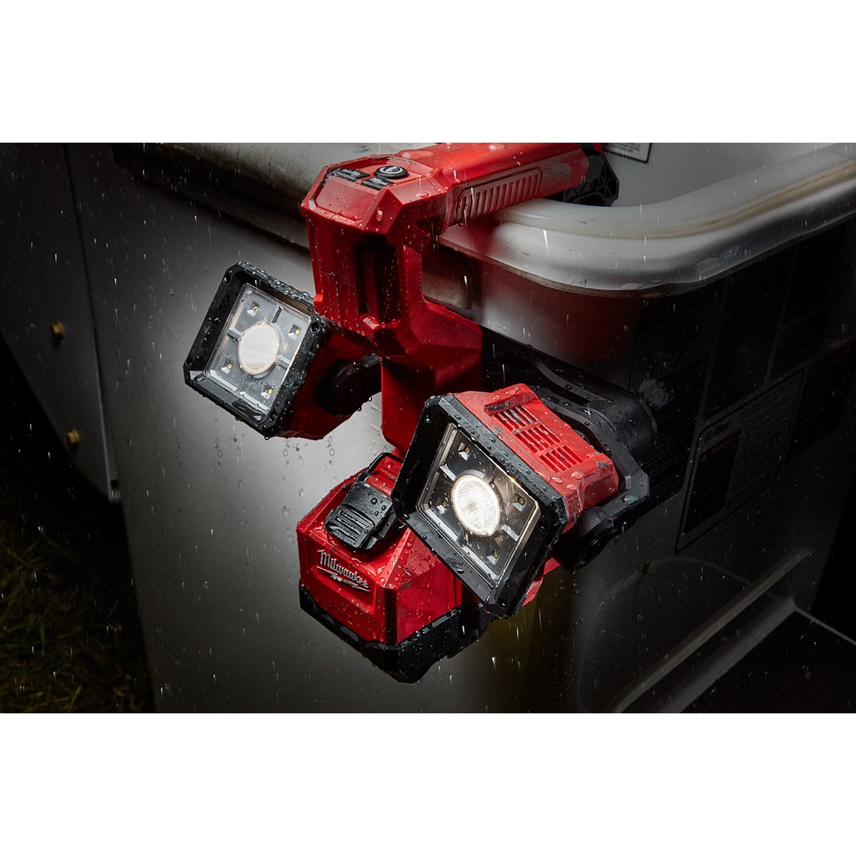 Milwaukee 2122-20 M18™ Utility Bucket Light - in use