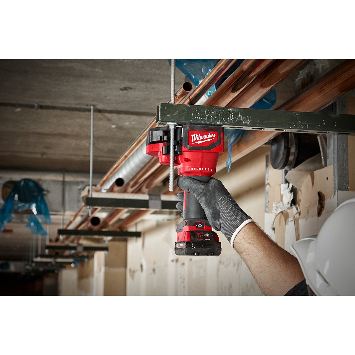 Milwaukee 2872-21 M18™ Threaded Rod Cutter Kit - in use