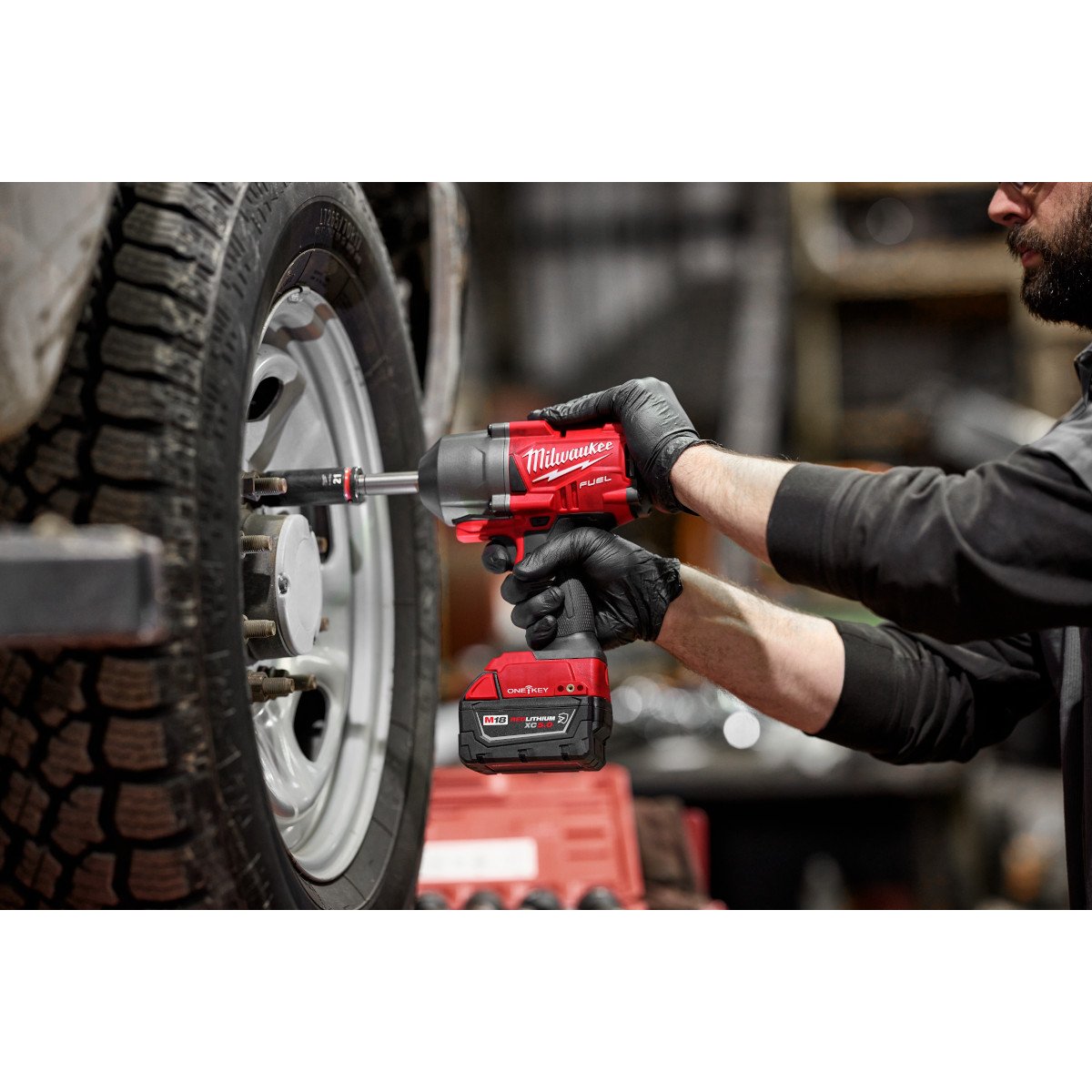 Milwaukee 48-11-1850R M18™ REDLITHIUM™ XC5.0 Resistant Battery - in use