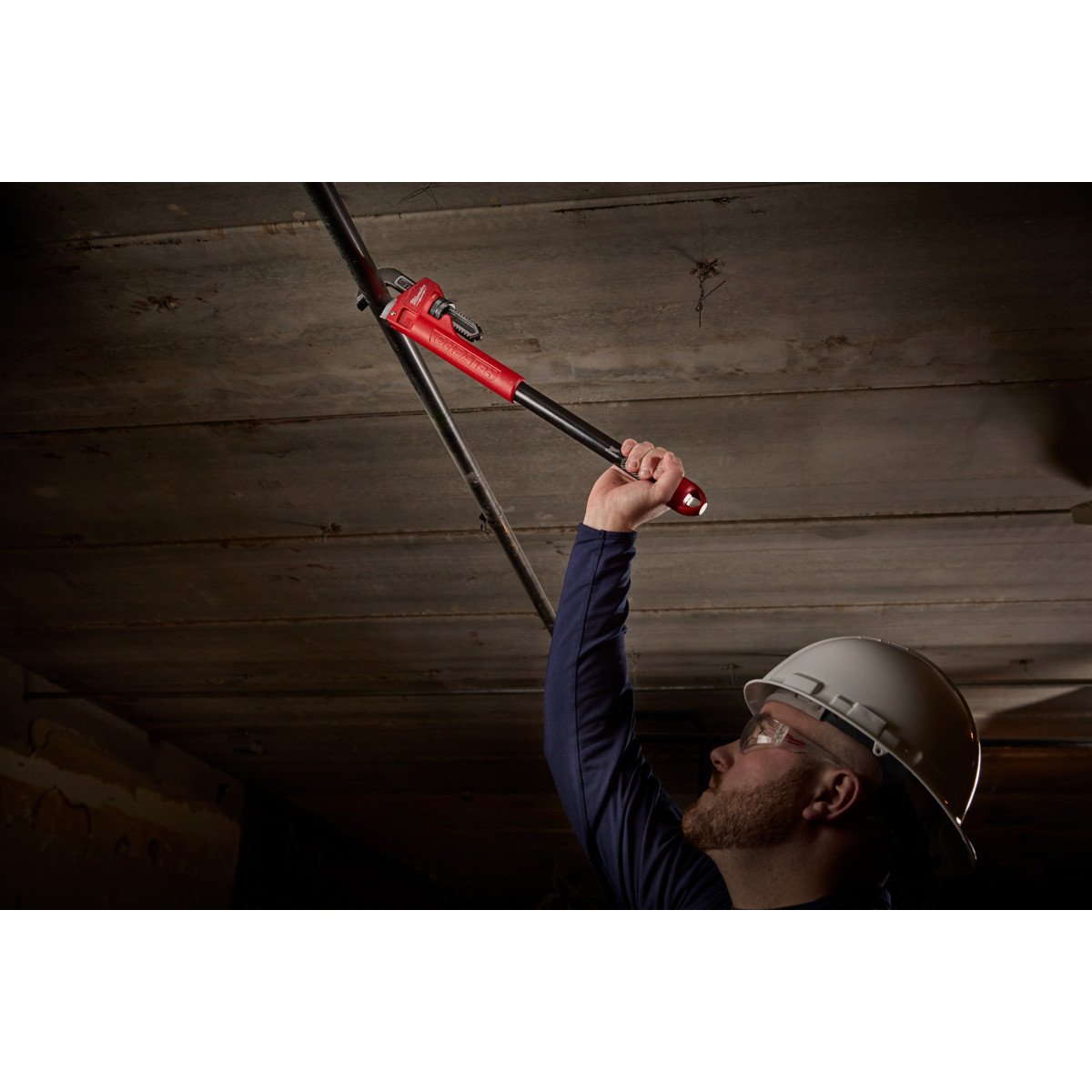 Milwaukee 48-22-7314 Cheater Pipe Wrench - in use