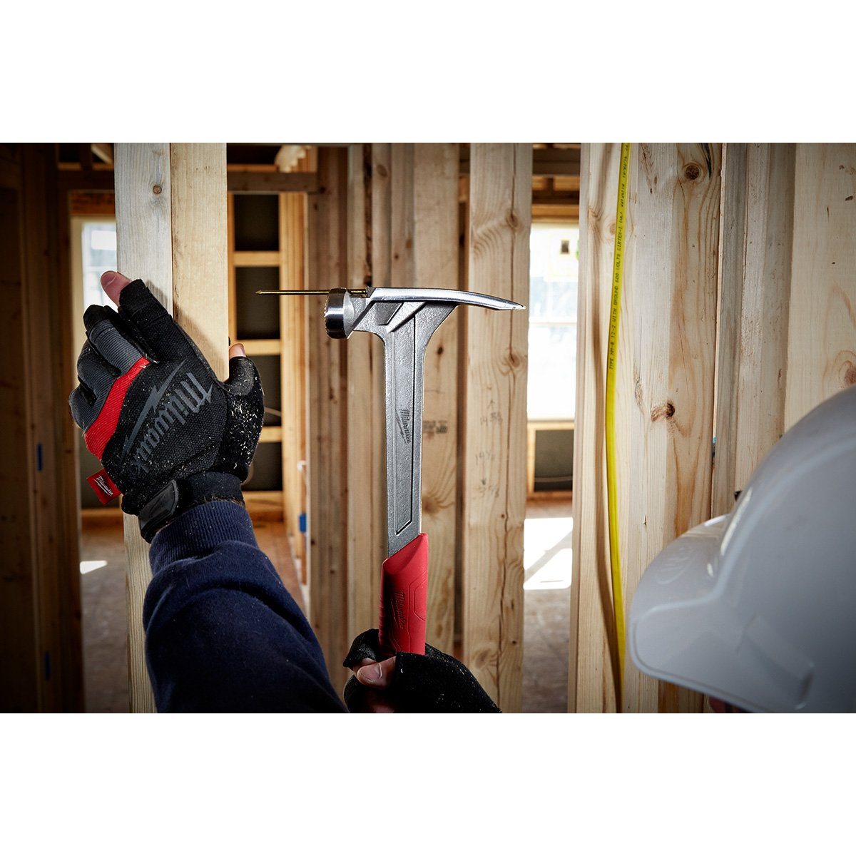 Milwaukee 48-22-9017 17 oz Smooth Face Framing Hammer - in use