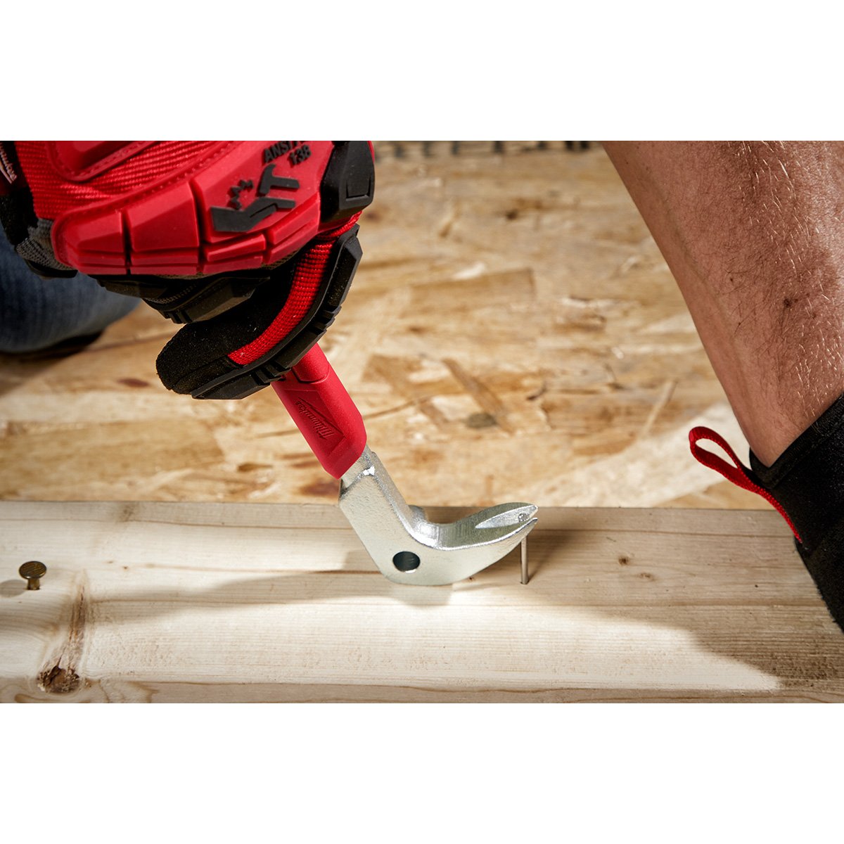 Milwaukee 48-22-9030 9" Finish Nail Puller - in use