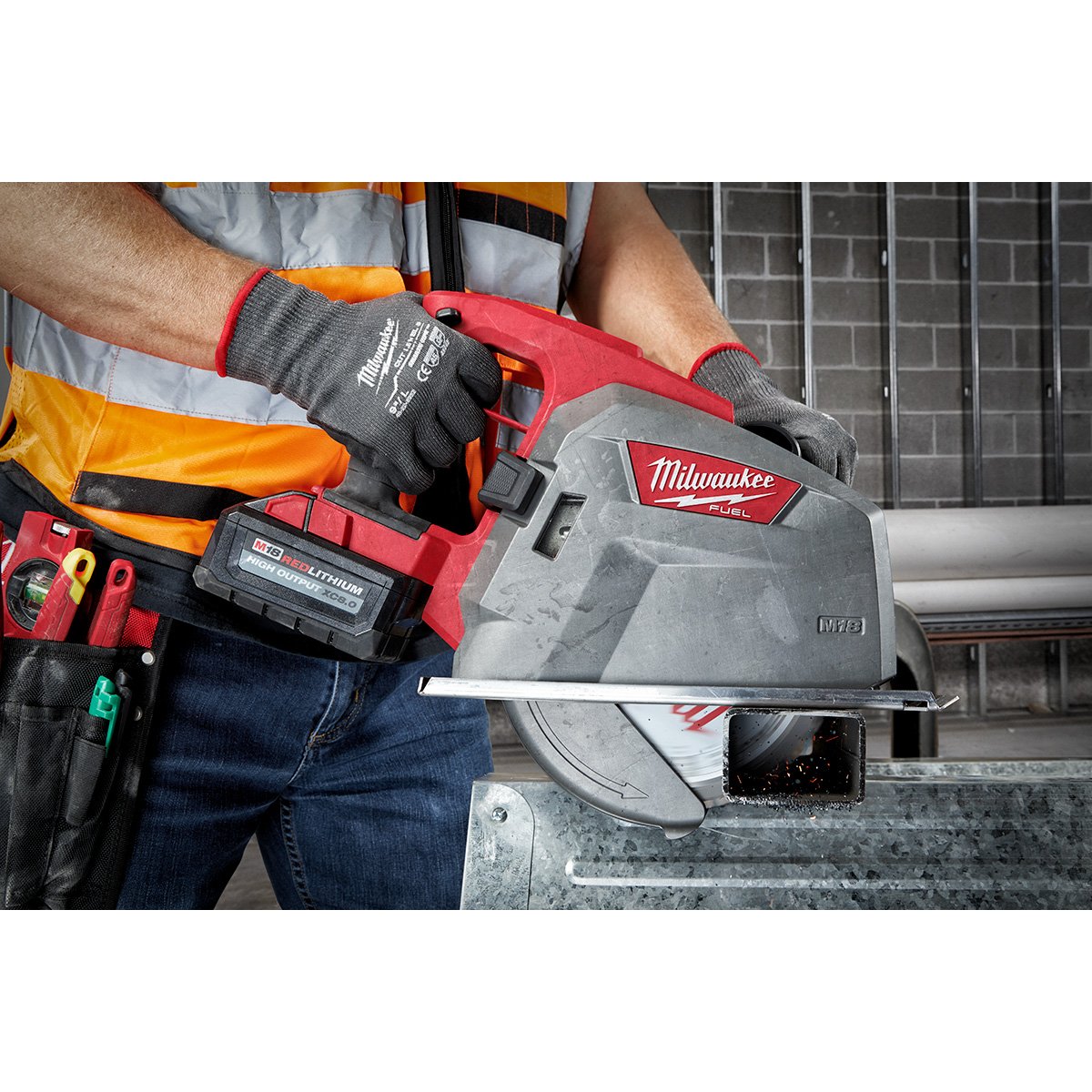 Milwaukee 48-40-4515 8 in. 42 Tooth Dry Cut Cermet Tipped Circular Saw Blade - in use