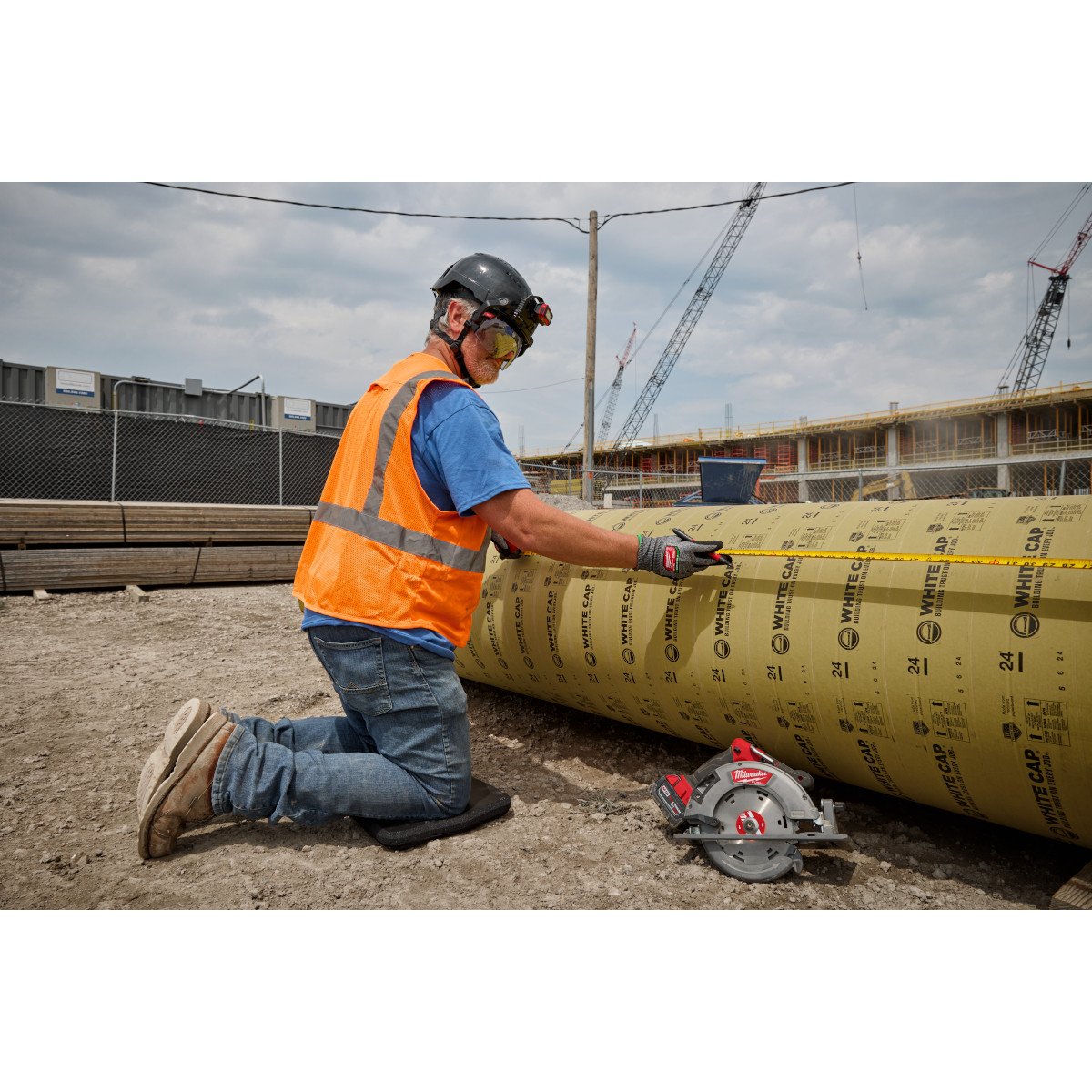 Milwaukee 48-73-6100 Kneeling Pad - in use