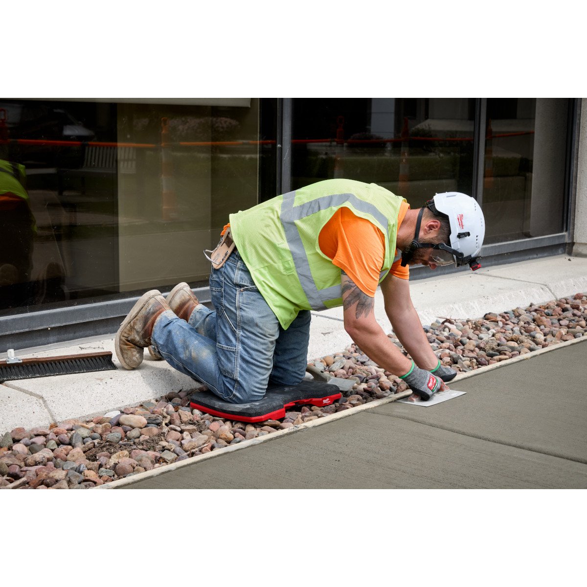 Milwaukee 48-73-6110 PACKOUT™ Kneeling Pad - in use